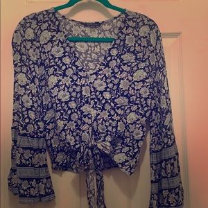 Floral American Eagle blouse🌹